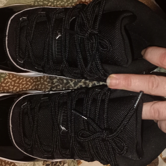 Jordan Jubilee 11s & white legend blue 11s - Picture 2 of 10